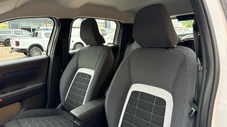 Citroen C3 83kW Plus 44kWh 5dr Auto Electric Hatchback